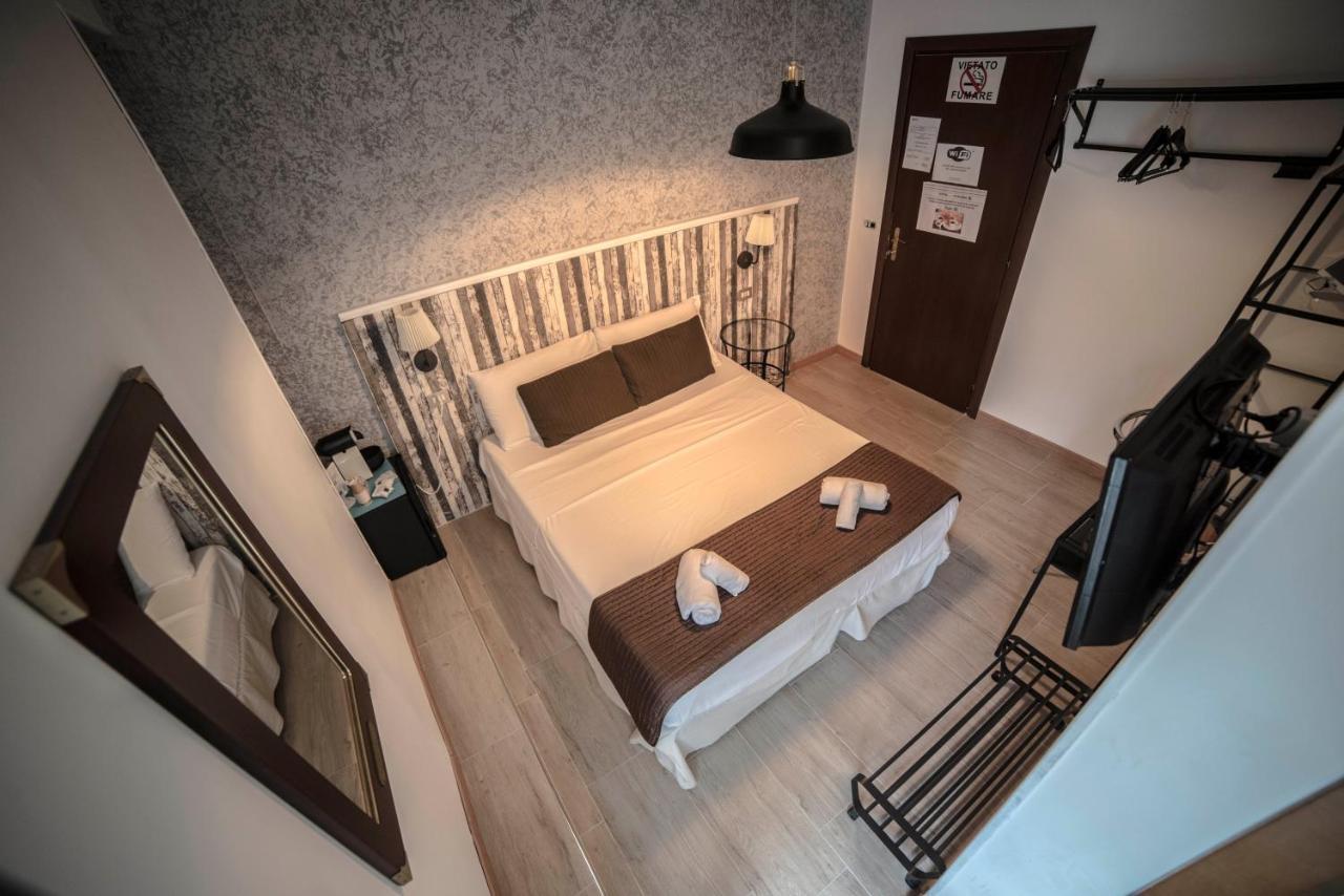 Galleria Frascati Rooms&Apartment Esterno foto