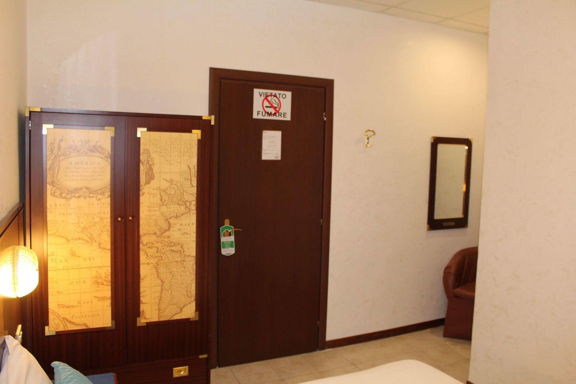 Galleria Frascati Rooms&Apartment Esterno foto