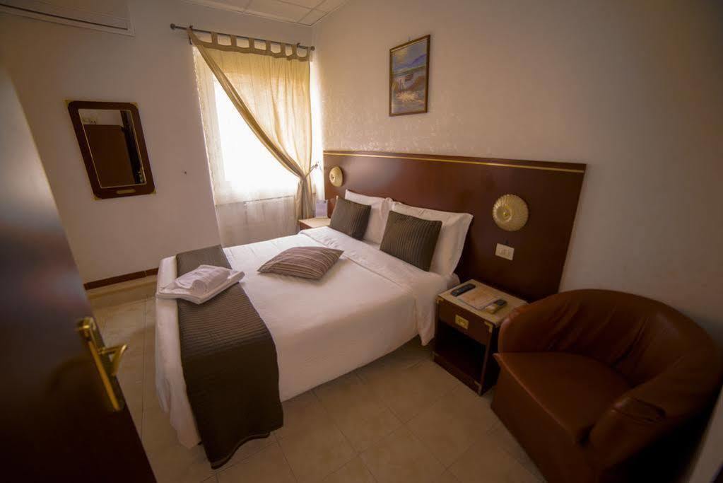 Galleria Frascati Rooms&Apartment Esterno foto